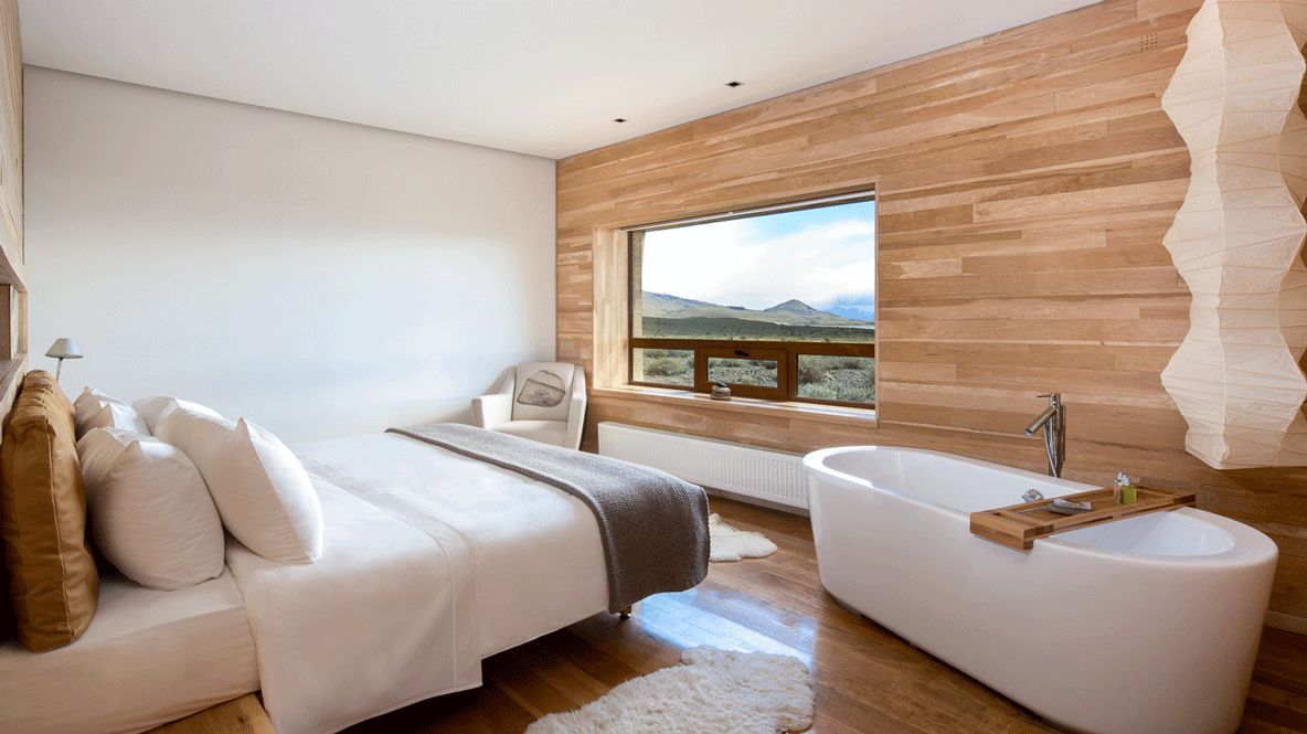 bedroom with bathtub-tierra patagonia chile