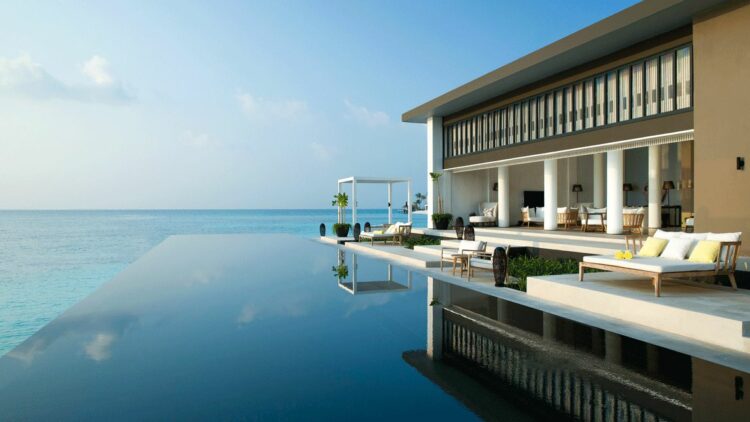 infinity pool villa-cheval blanc randheli maldives
