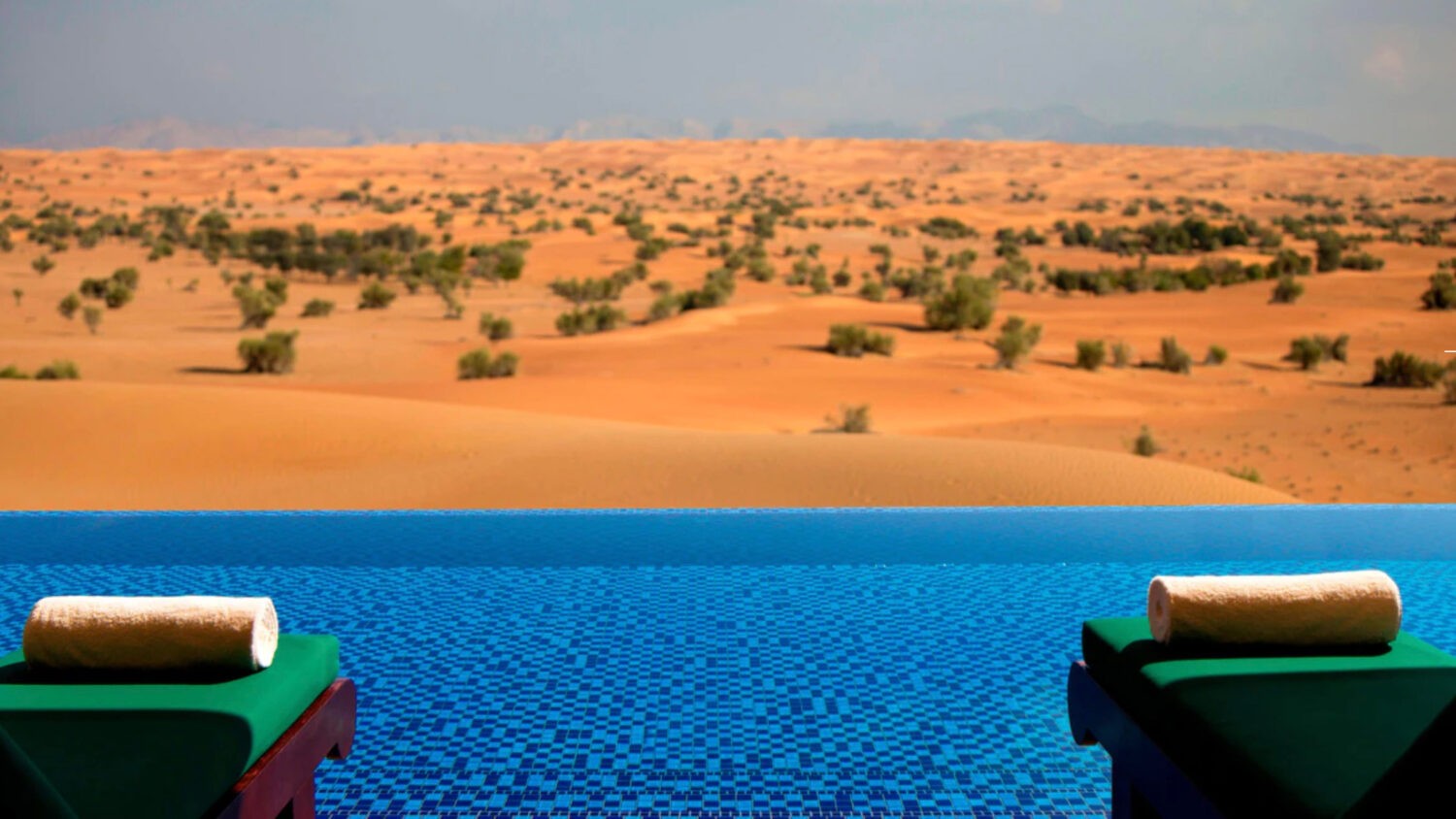 al_maha_desert_resort_pool_view