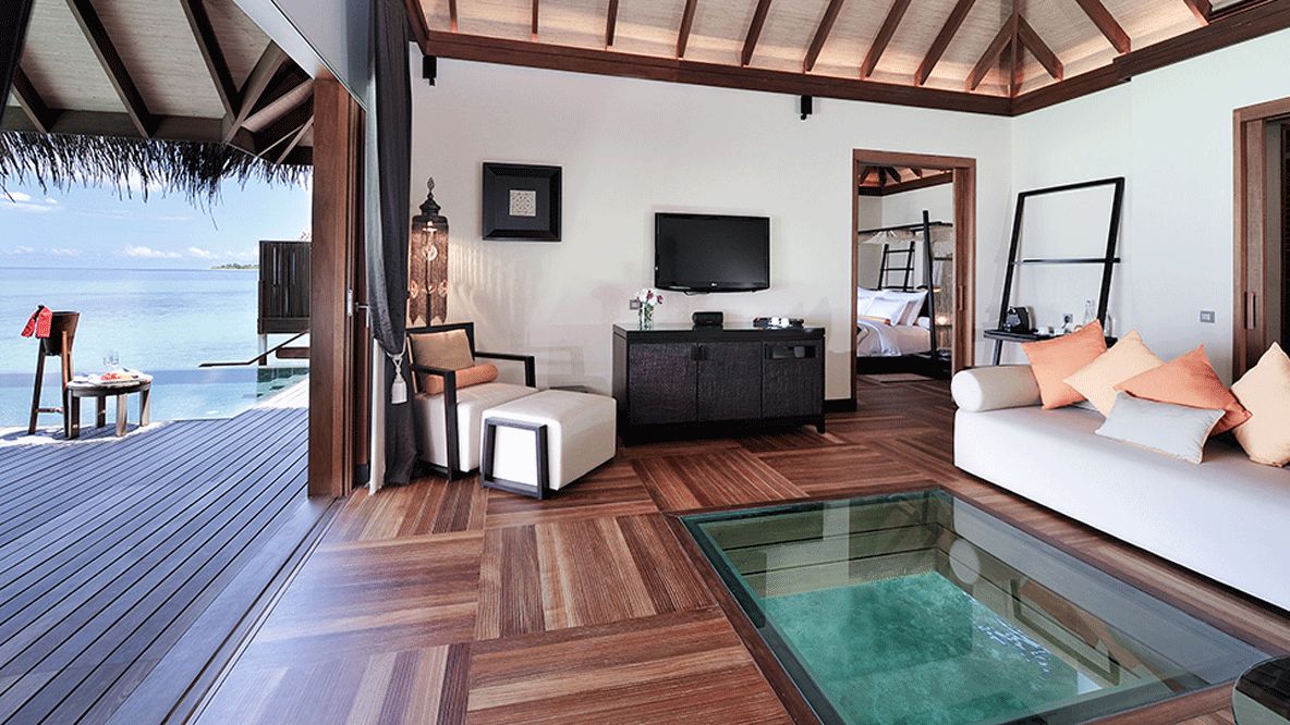 water villa with glass floor-ayada maldives