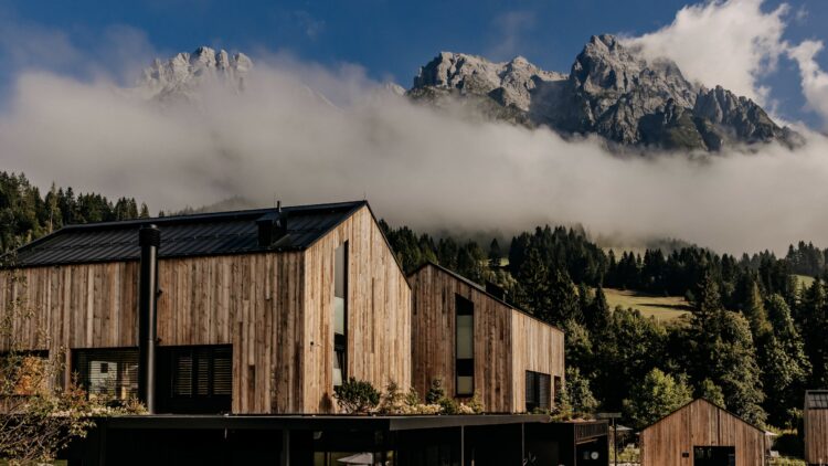 natur_forsthofgut_hotel_building_outside_mountain_scenery