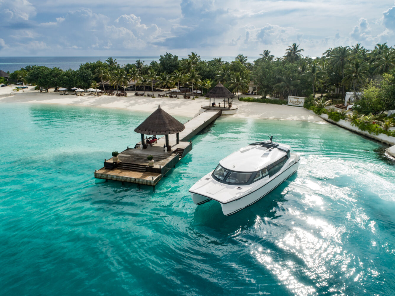 catamaran-jumeirah vittaveli maldives
