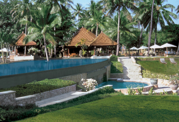 the-oberoi-beach-resort-lombok-pool