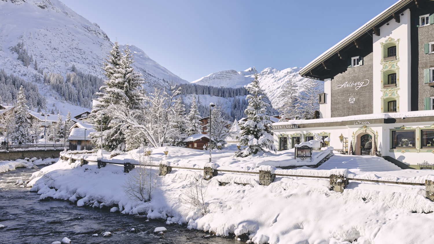 hotel-arlberg-snow-outside-alexkaiser-3