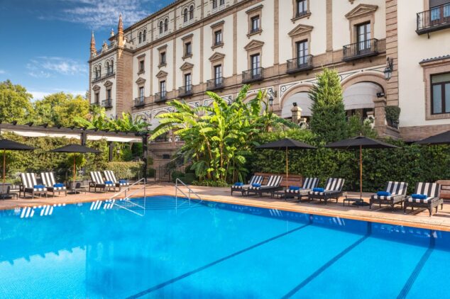 Hotel_Alfonso_XIII-swimming-pool