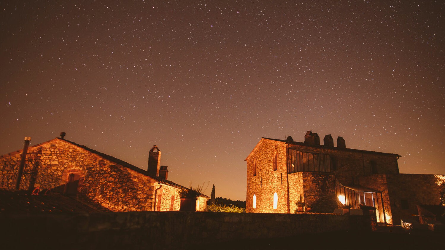 Castello-di-Vicarello_night-sky