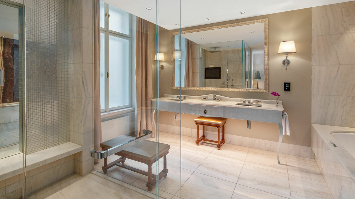 Park_Hyatt_Vienna-Ambassador-suite-Bathroom
