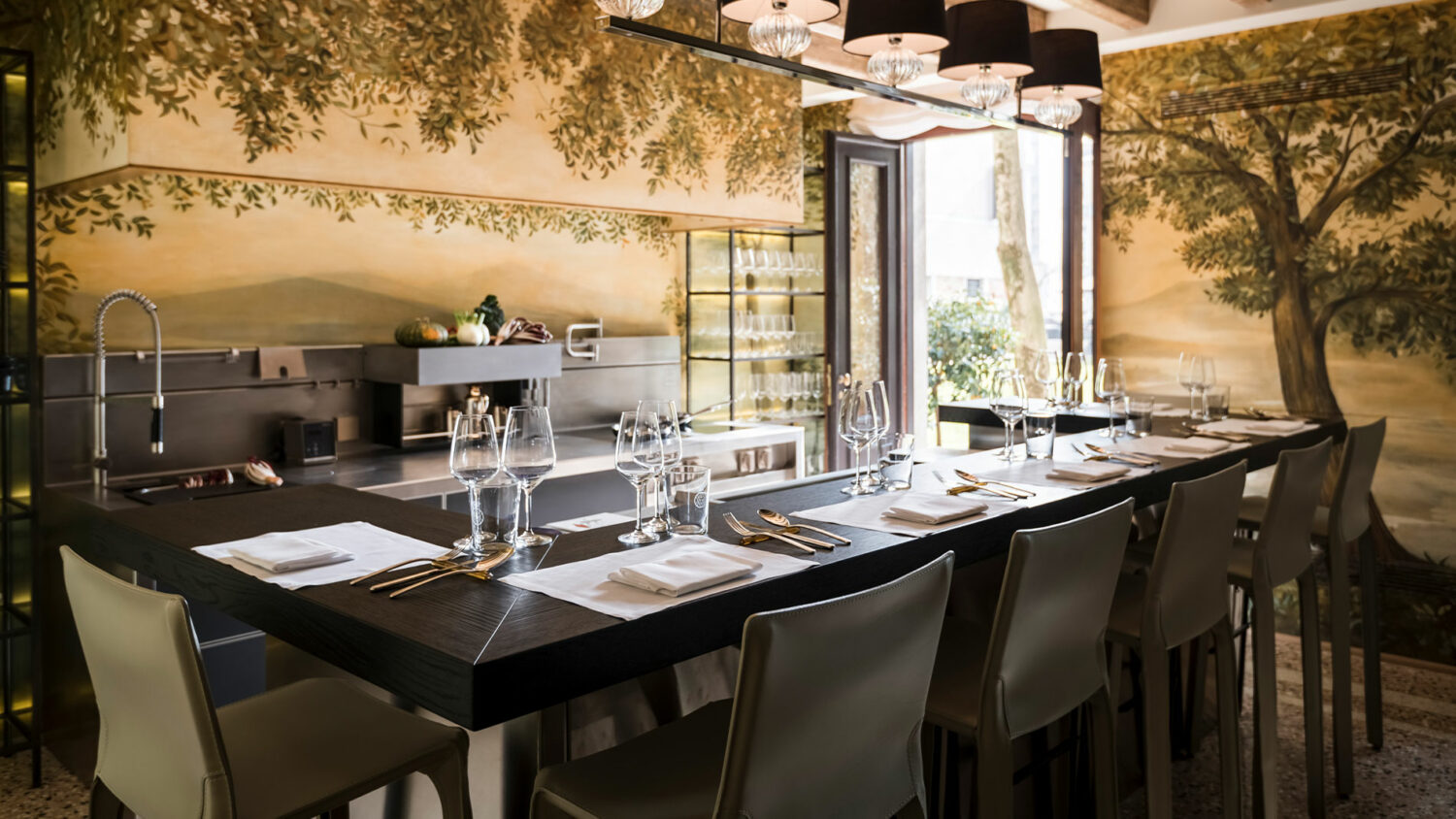 Aman-Venice_Palazzo-Kitchen-Table