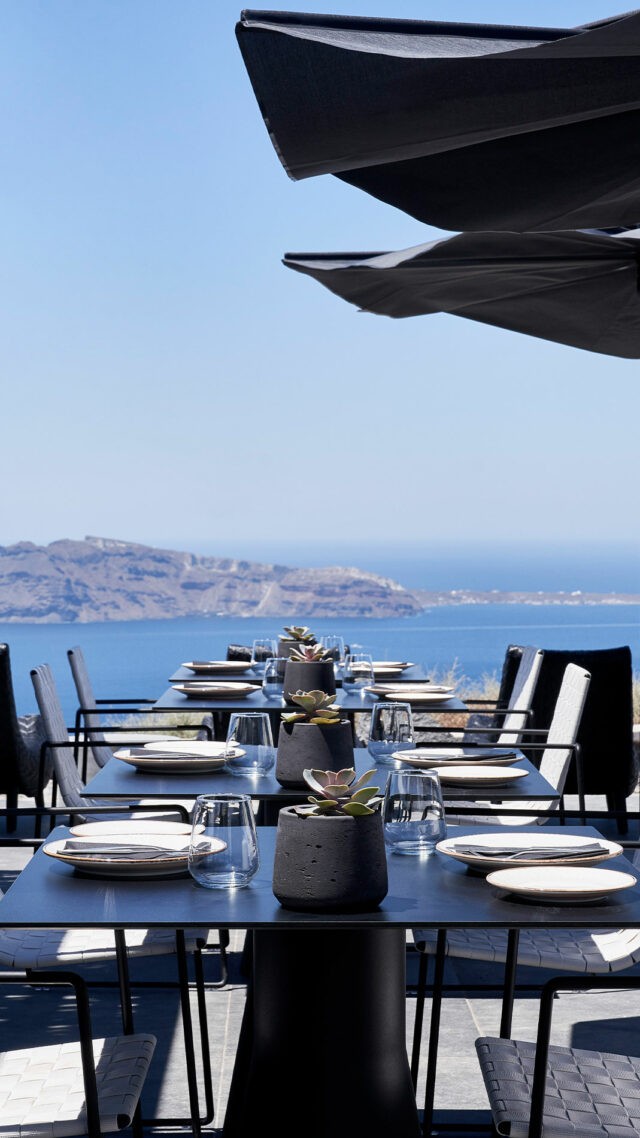 OMMA-Santorini_Bar-restaurant-mobile