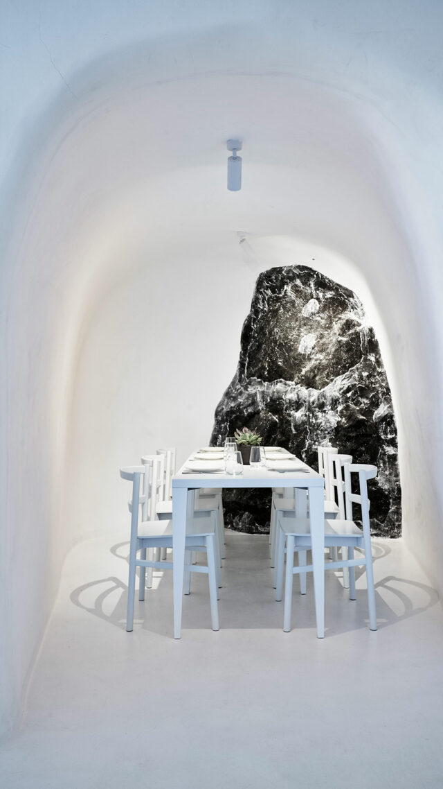 OMMA-Santorini_Cave-restaurant-mobile