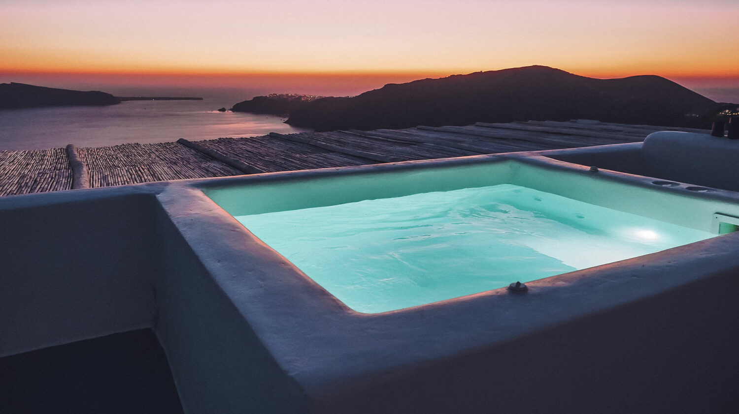 OMMA-Santorini_Plunge-Pool-view-night
