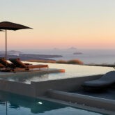 OMMA-Santorini_Sunset-loungers