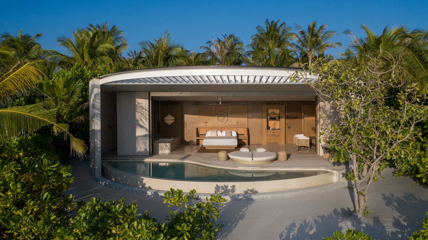 The Ritz-Carlton Maldives, Fari Islands - Beach Pool Villa Exterior_4